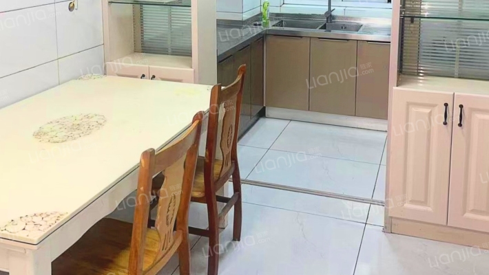 亿富银泰城二手房实景图