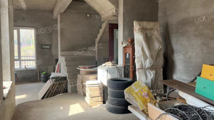 爱丁堡别墅 临湖 双车位 大院子+-餐厅