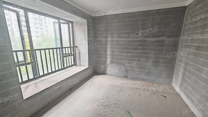 中梁东阳府二手房实景图