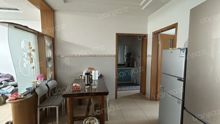 新安小区 5室2厅 南 北-餐厅