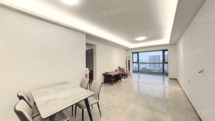 涛汇明日鎏金湾二手房实景图