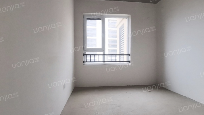 业主诚心出售 价格可谈 南北通透三居室，有房本带车位-卧室B