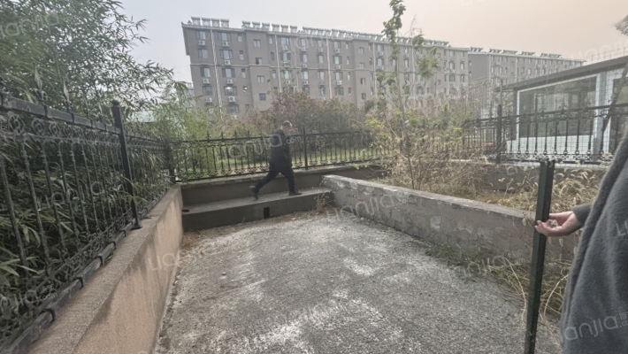 天保青花府 3室2厅 南 北-花园