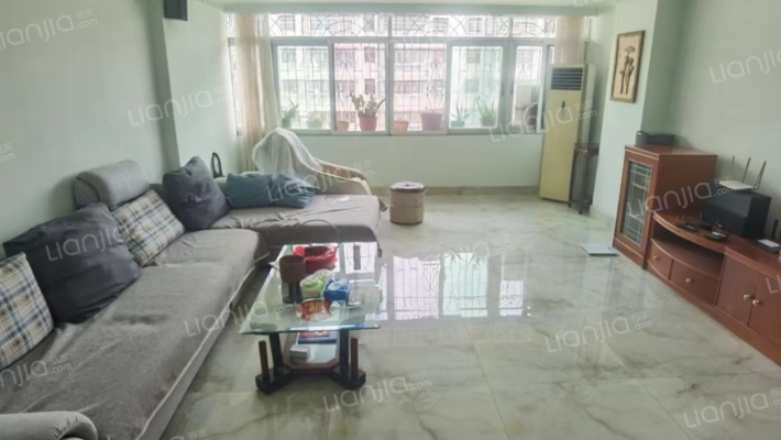 保险公司大院二手房实景图