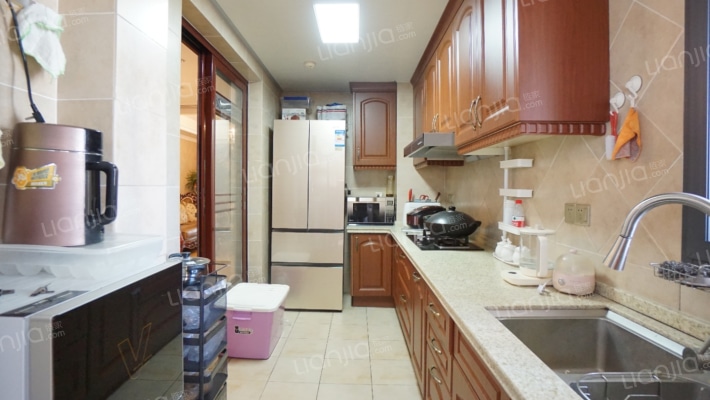 丽雅龙城小区3室2厅小区环境干净舒适 适合居住-厨房