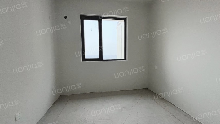 房子一梯两户，集中供暖好楼层，人车分流-卧室B