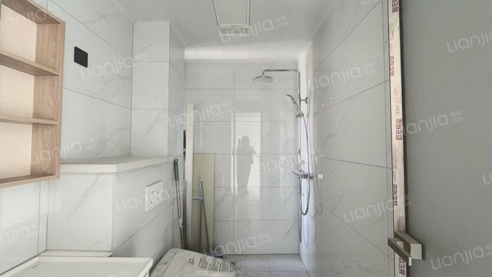 全明格局 户型方正 一梯两户 集中供暖 采光无遮挡-卫生间B