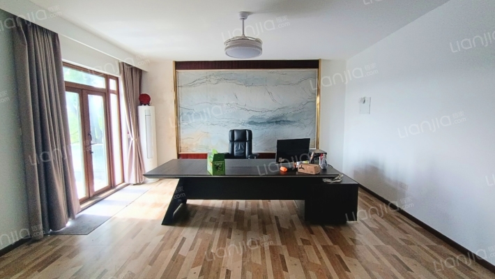 保利国际高尔夫花园莱茵长堤二手房实景图