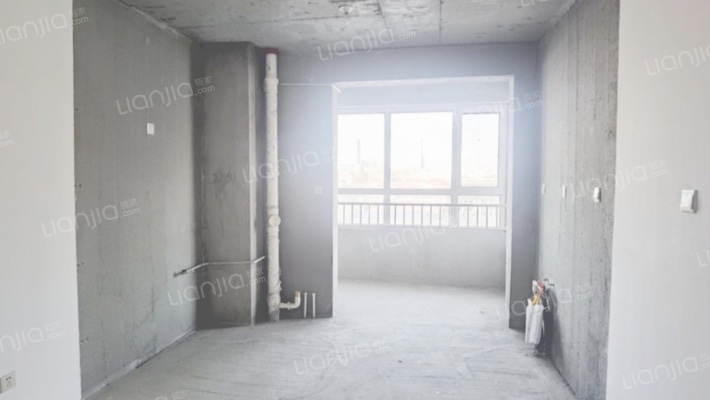 桃园区 高层带电梯 有车位 地下室 南北通透三居-厨房