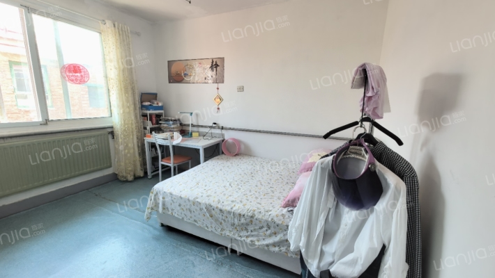 房本满五 过户费低 三连排。。-卧室D