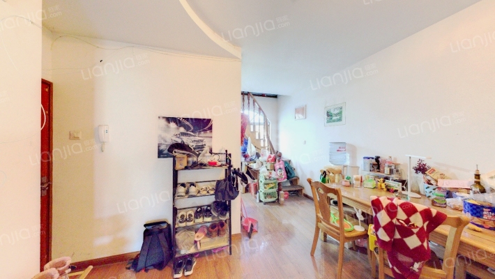 鸿吉苑二手房实景图