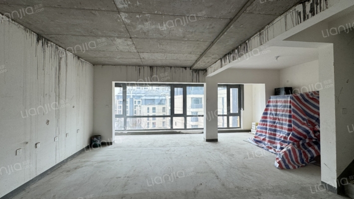 美的君兰湖山二手房实景图