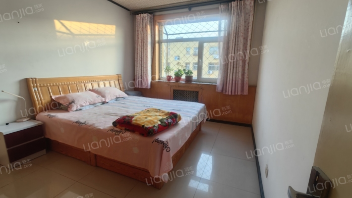 政法街南段位置好，公摊小，南北通透生活便利-卧室C