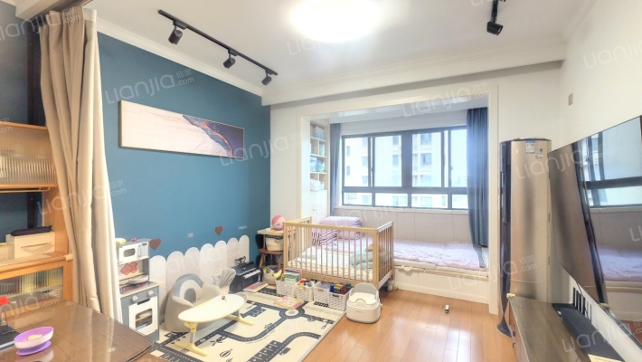 楼下佳苑二手房实景图