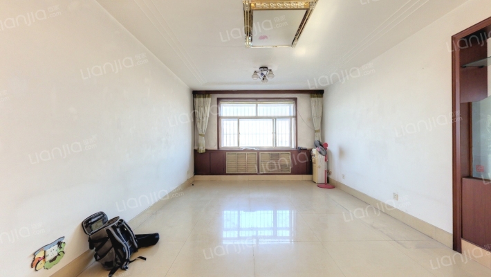 东大新村二手房实景图