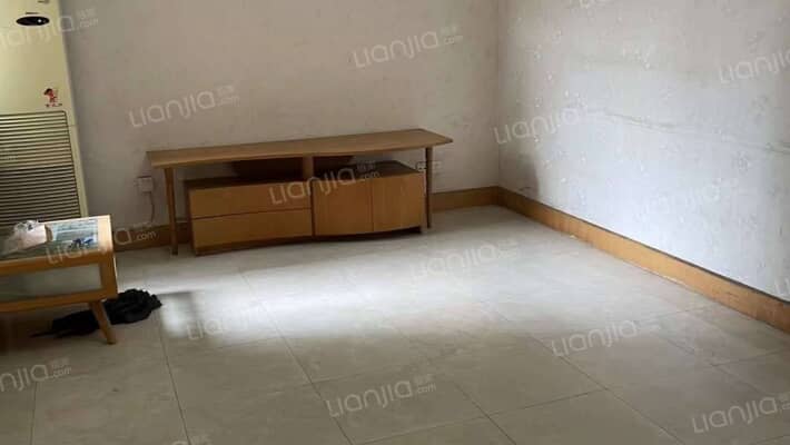 法院东街143号二手房实景图