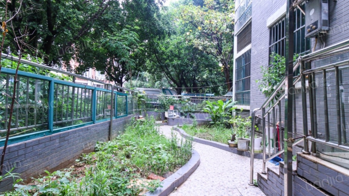 仁和上海花园带六十平花园带车位商品房出门就是河边-花园