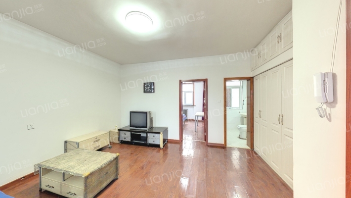 皮件厂宿舍二手房实景图