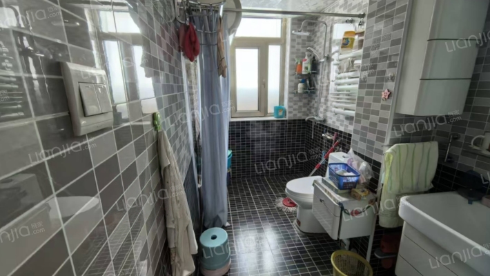 物探二号院 新安小区  低楼层上下楼方便-卫生间