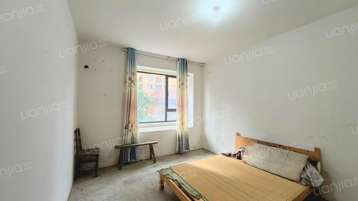 宝利花园二手房实景图