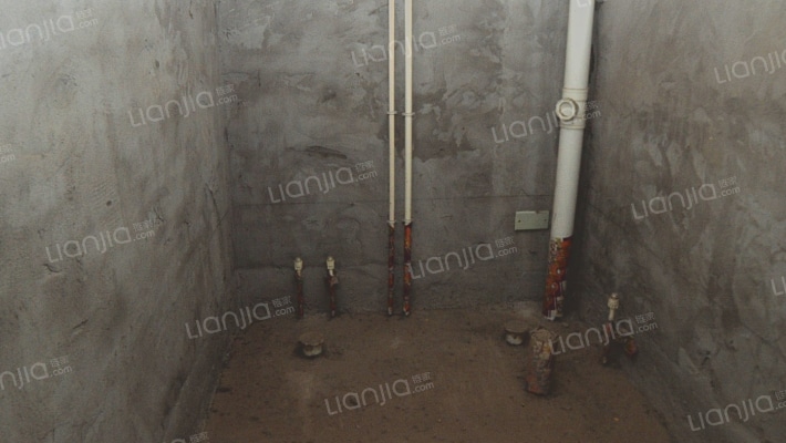 京都颐和城 5室3厅 南 北-卫生间A