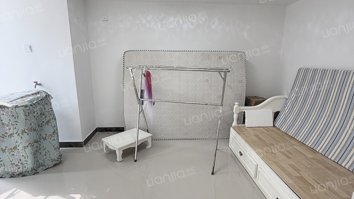 港隆苔赛尔二手房实景图