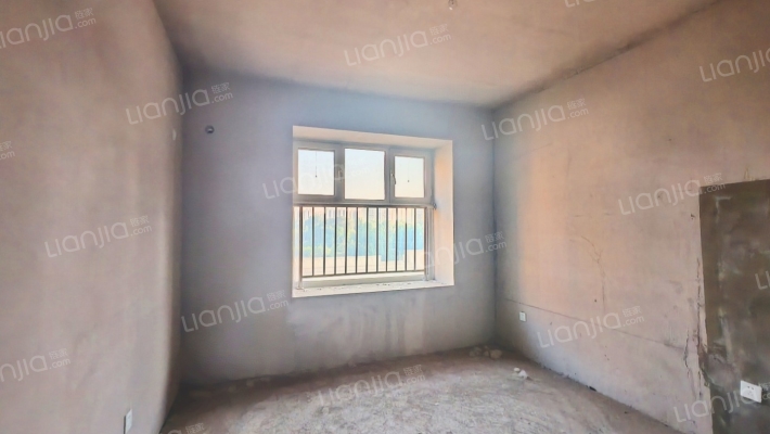 业主移民国外 诚心出售，价格可聊，适合刚需自住-卧室A