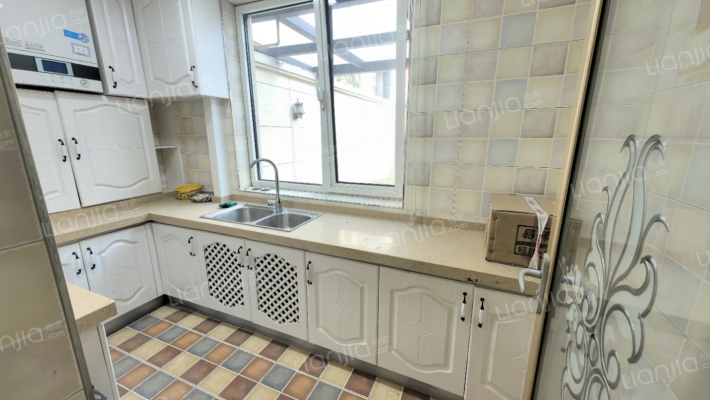 南北通透的联排别墅，品质社区，绿化好，没有遮挡.-厨房A