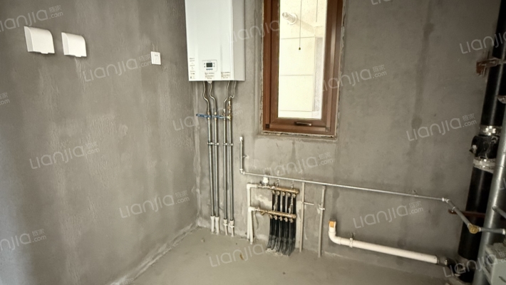 距离北京1900米，京西南大门，南北通透三居。-厨房