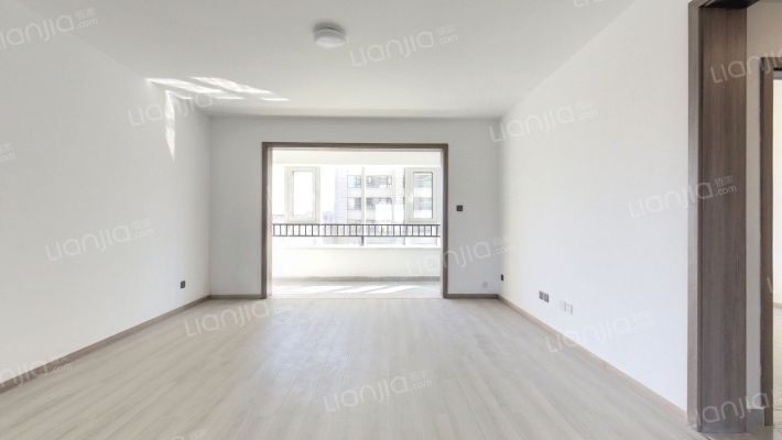 中交中央公元6期二手房实景图