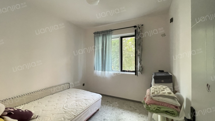 学府澜湾 一梯两户总高9层洋房，集中供暖社区 带车位-卧室B