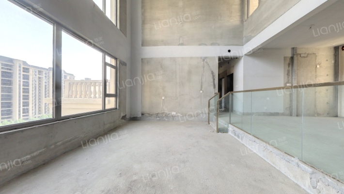 绿地新里奥赛公馆二手房实景图