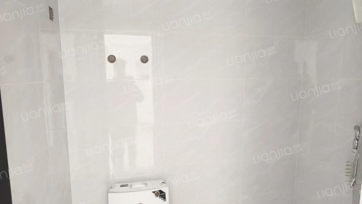 急售三利B区自住精装两居，价格美丽可小议-卫生间