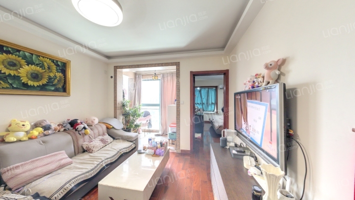 万里晶品苑二手房实景图