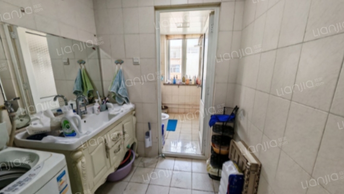 物探社区五越六阁楼，满五唯一，五居双卫，三卧朝阳-卫生间A