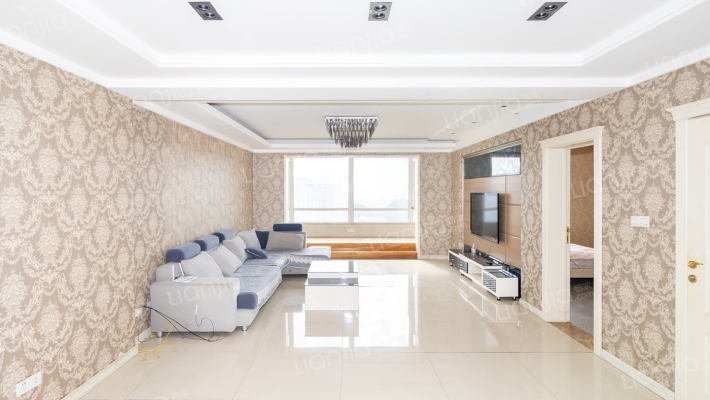 富貴山莊A区二手房实景图