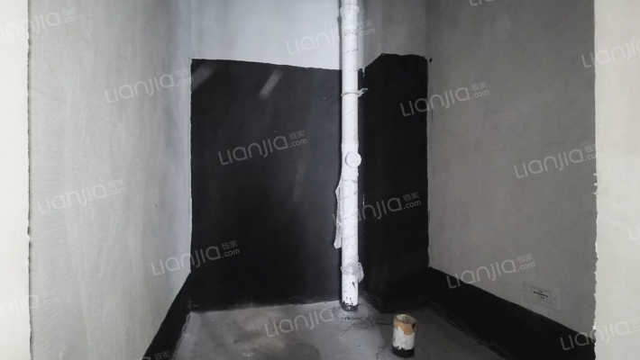 总高18层，户型方正，中高楼层，小区环境优美-卫生间