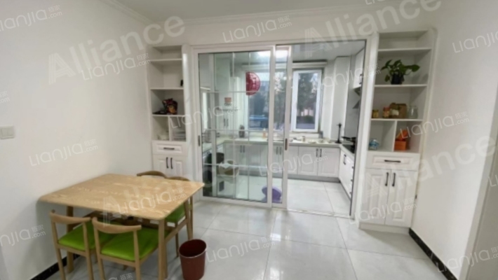 小区离北京近，带装修，前方无遮挡，房子诚心出售-餐厅