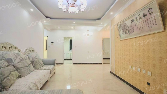 急售三利一期精装修小三居，南北向，价格美丽-客厅