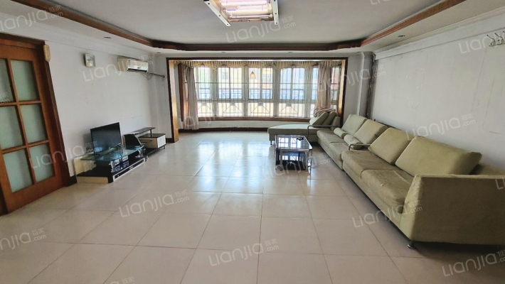 南北通透大2居，房本满五唯一，交通出行方便-客厅