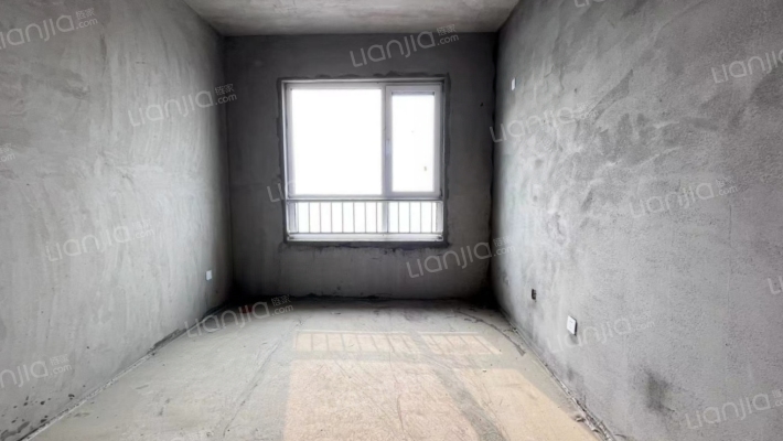 此房南向两居，好楼层，采光充足-卧室B