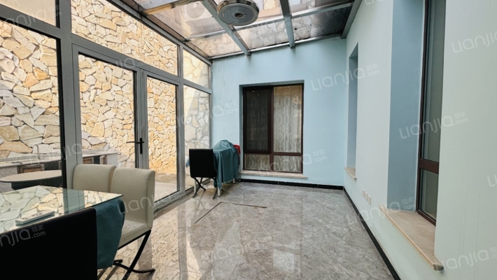 京都颐和城 5室2厅 南 西 北-餐厅