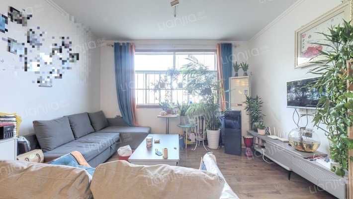 纯翠花园二手房实景图