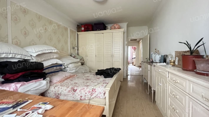 房本满五不唯一，通透3居室，交通便利，配套齐全。-卧室A