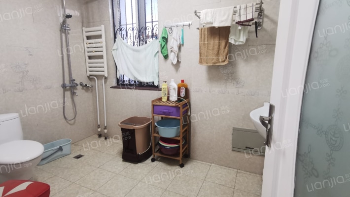 70年大产权，房证满二，次新房，通勤北京，交通方便。-卫生间D