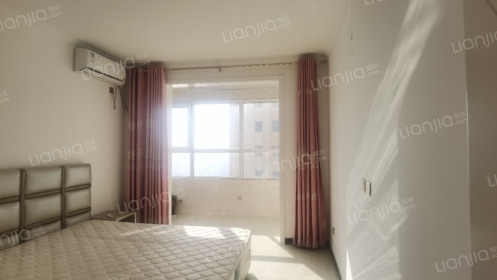 水岸花城小区，大社区，集体供暖精装修，格局好采光好-卧室A