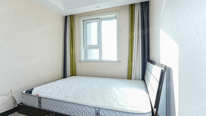 赛博特汽车城旁2015年精装房单身公寓全明户型-卧室