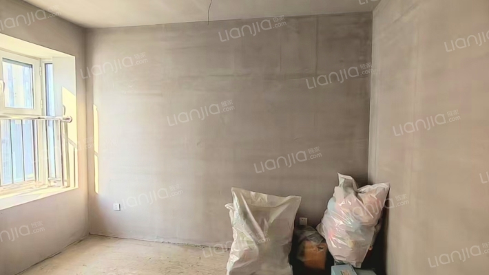 三利中和城C区南向两居室采光好，交通便利门口838车站-卧室A