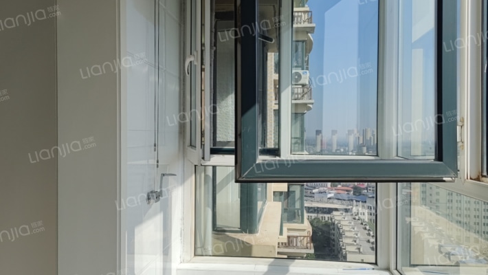 水岸花城，好房源，环境好，交通便利。-阳台