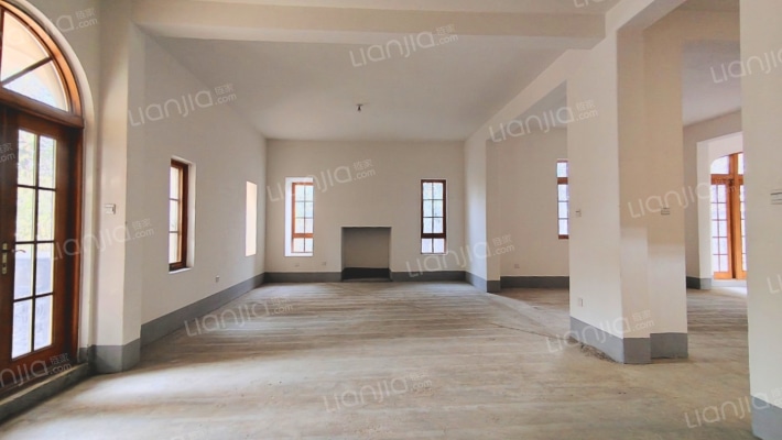 绿城雁鸣湖玫瑰园二手房实景图